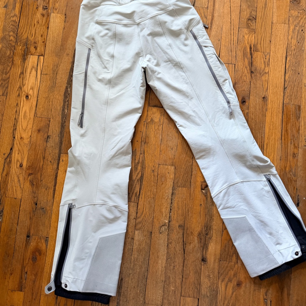 Arc'teryx Women's Black and Gray Snow Pants/bib Sz 4 - Picture 2 of 10